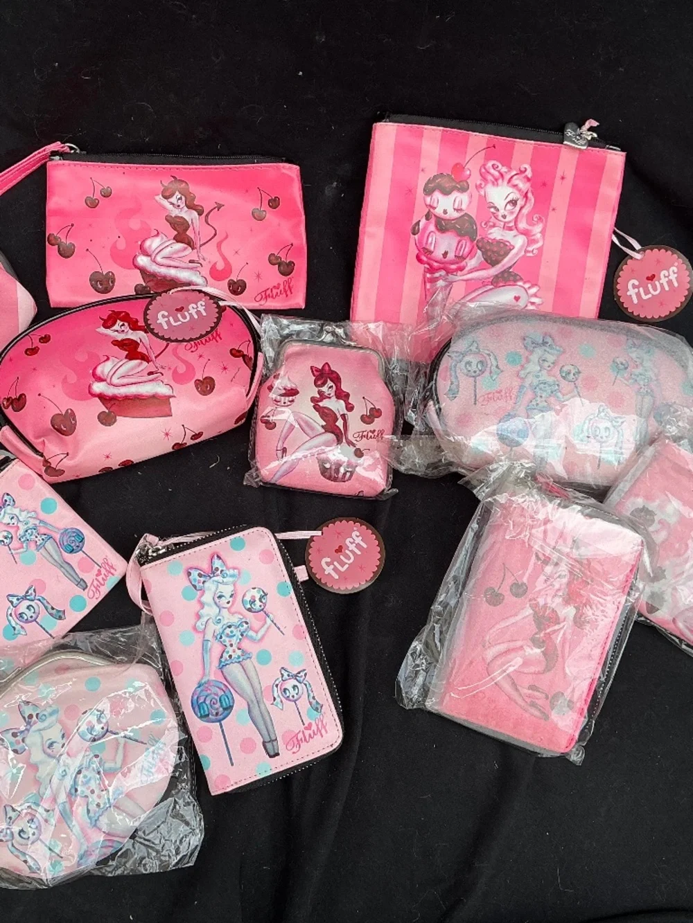 Assorted “Fluff” brand mini wallets - Picture 1 of 5